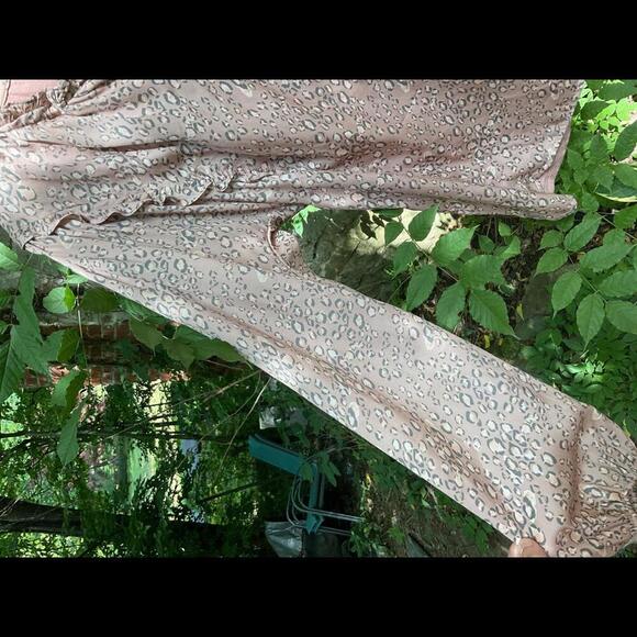 Anthropologie Dolan Pink Miramar Leopard Print Top Blouse  Size Medium - Picture 3 of 8